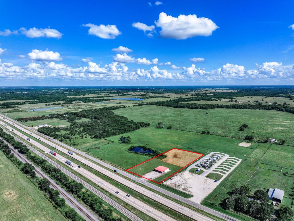 8505 W Interstate Highway 30, Cumby, TX 75433