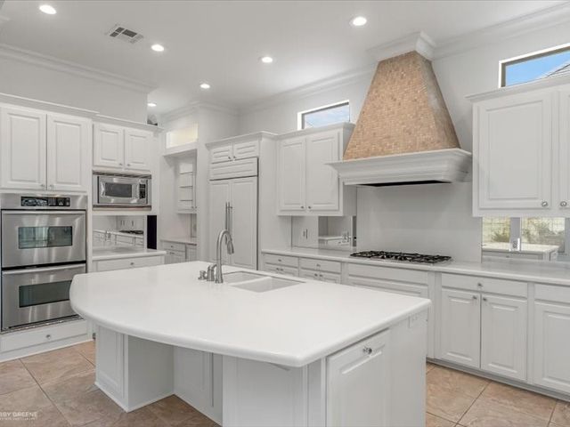 2 Beaux Rivages Drive, Shreveport, LA 71106