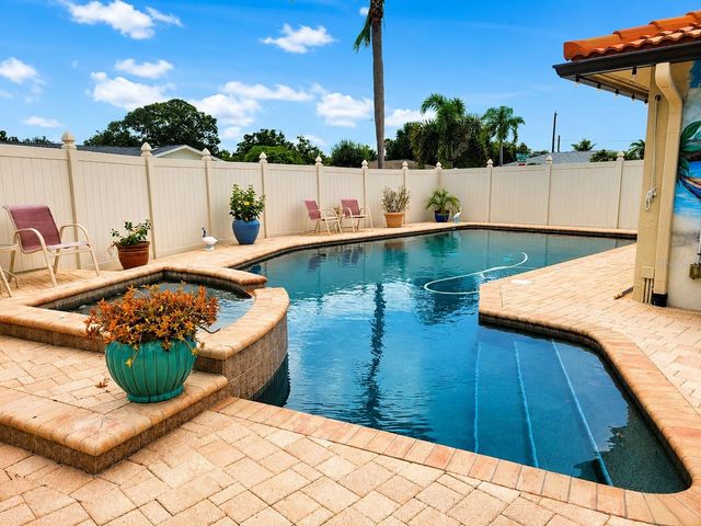 9391 118TH LANE, Seminole, FL 33772