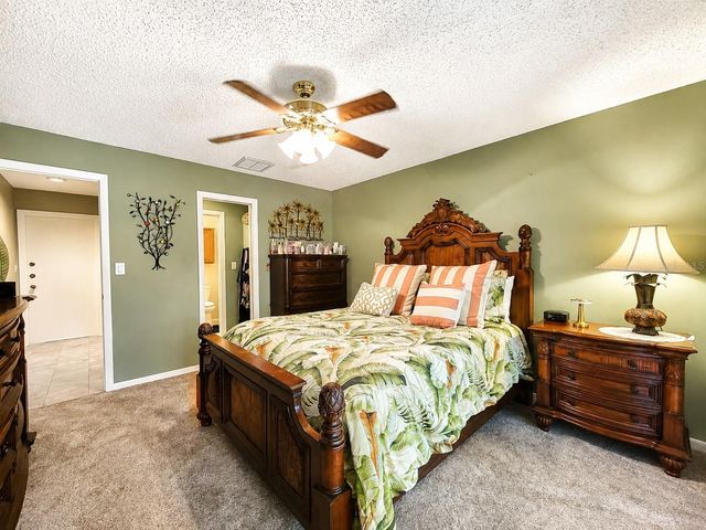9391 118TH LANE, Seminole, FL 33772