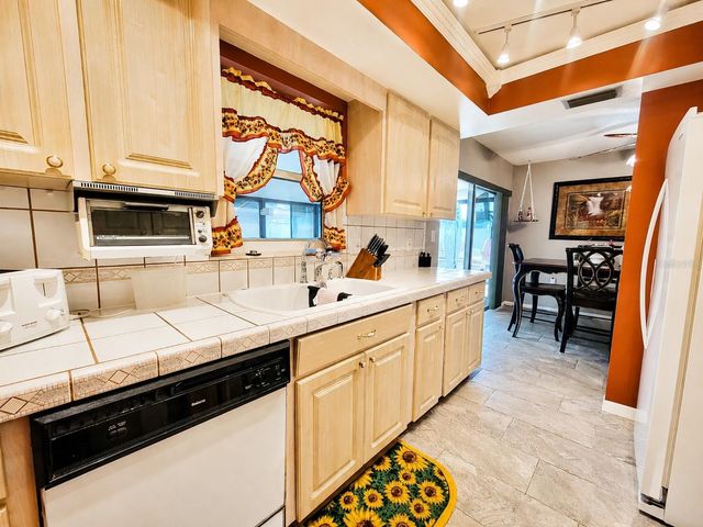 9391 118TH LANE, Seminole, FL 33772