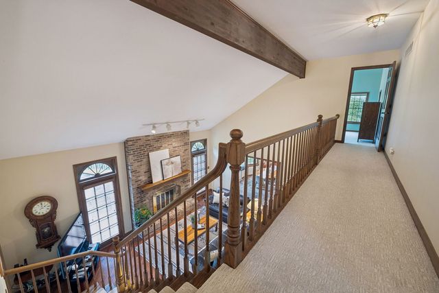 946 Montgomery Court, Naperville, IL 60540