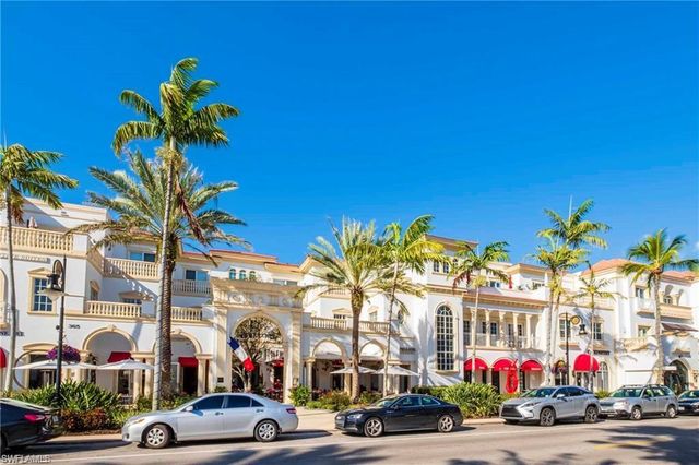 290 4th ST S # 202, Naples, FL 34102