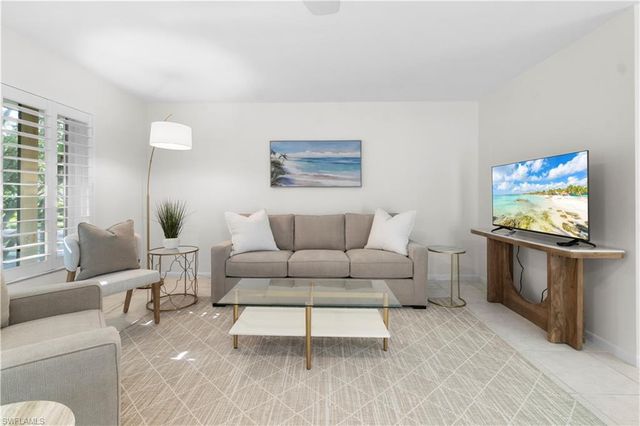 290 4th ST S # 202, Naples, FL 34102