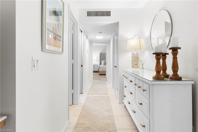 290 4th ST S # 202, Naples, FL 34102