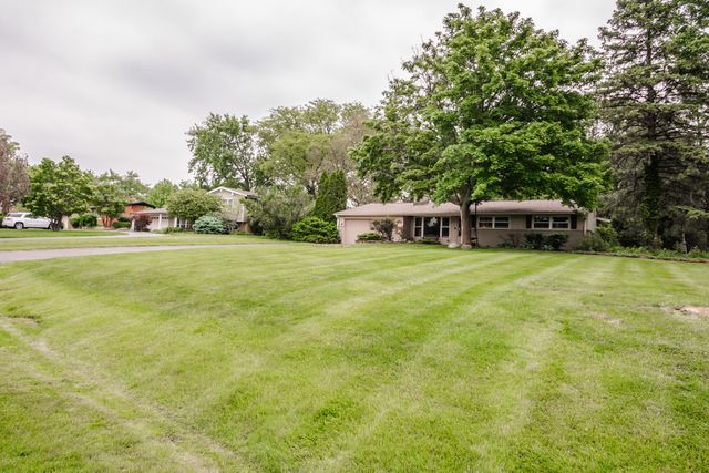 9S771 Brookbank Road, Willowbrook, IL 60527