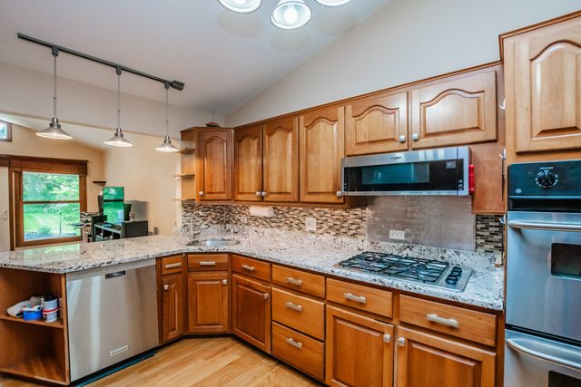 9S771 Brookbank Road, Willowbrook, IL 60527