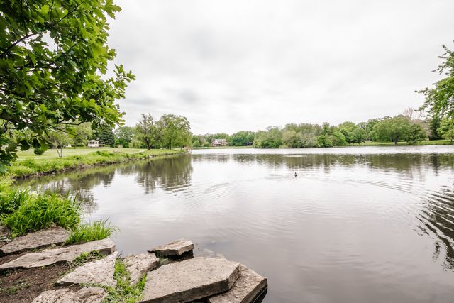 9S771 Brookbank Road, Willowbrook, IL 60527