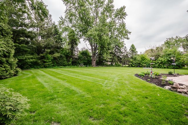 9S771 Brookbank Road, Willowbrook, IL 60527