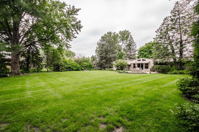 9S771 Brookbank Road, Willowbrook, IL 60527