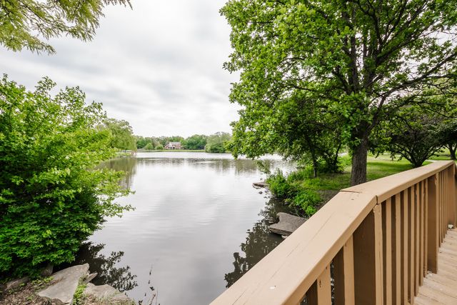 9S771 Brookbank Road, Willowbrook, IL 60527
