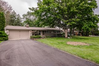 9S771 Brookbank Road, Willowbrook, IL 60527