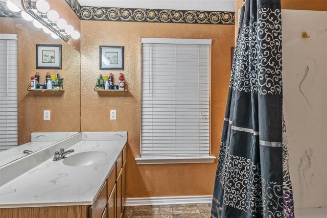 661 Balmorea Drive, Bullard, TX 75757