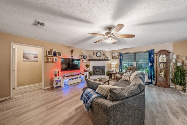 661 Balmorea Drive, Bullard, TX 75757