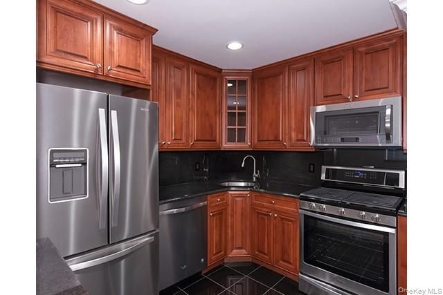 10 Joyner Place 1002A, Coram, NY 11727