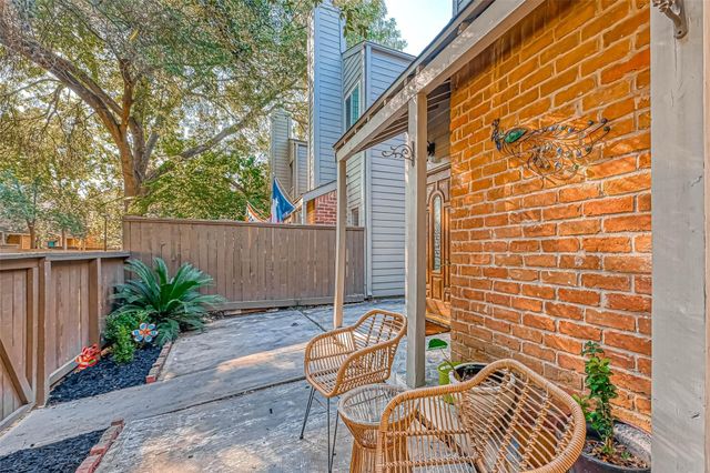 11733 Lakeside Place Drive, Houston, TX 77077