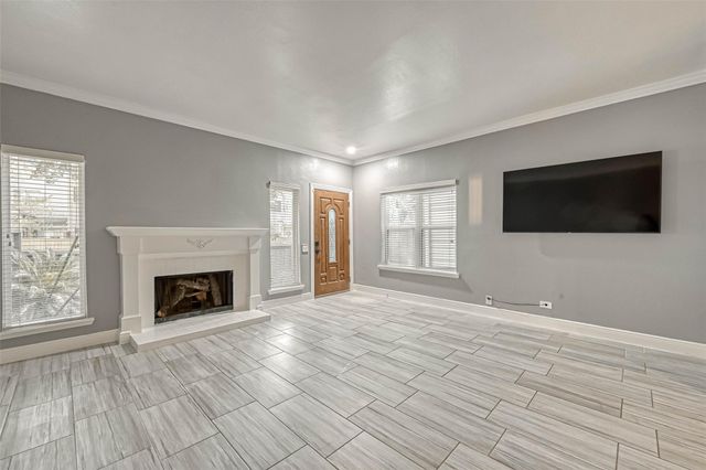 11733 Lakeside Place Drive, Houston, TX 77077