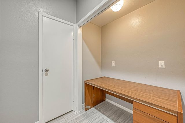 11733 Lakeside Place Drive, Houston, TX 77077