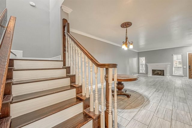 11733 Lakeside Place Drive, Houston, TX 77077