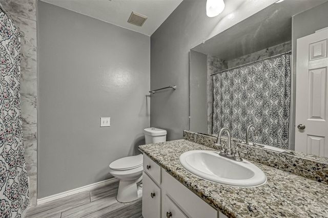 11733 Lakeside Place Drive, Houston, TX 77077