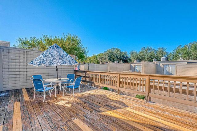 11733 Lakeside Place Drive, Houston, TX 77077