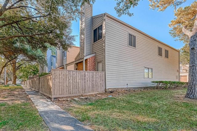 11733 Lakeside Place Drive, Houston, TX 77077