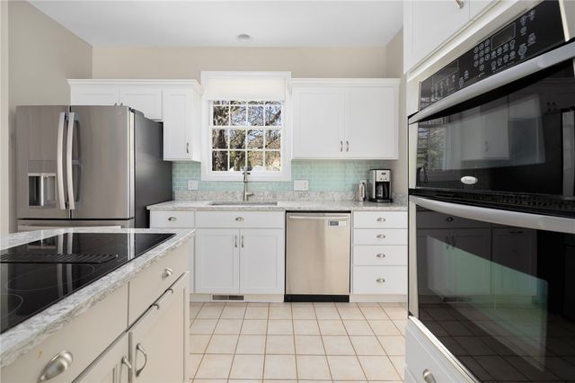 110 Osprey Drive, East Greenwich, RI 02818