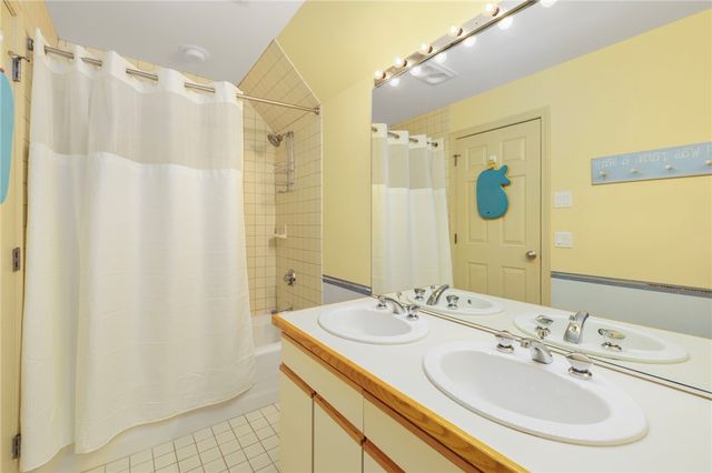 110 Osprey Drive, East Greenwich, RI 02818