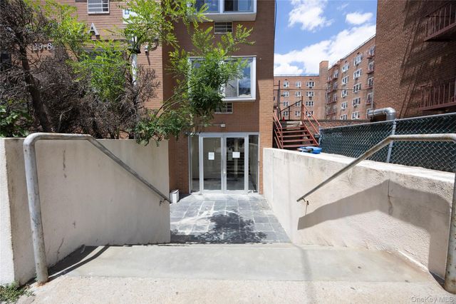 13987 35th Avenue 3C, Flushing, NY 11354