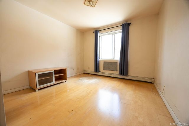 13987 35th Avenue 3C, Flushing, NY 11354