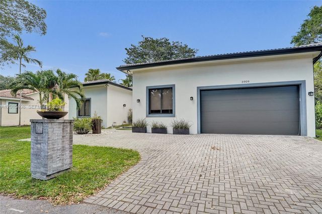 3909 SW 54th Ct, Dania Beach, FL 33312