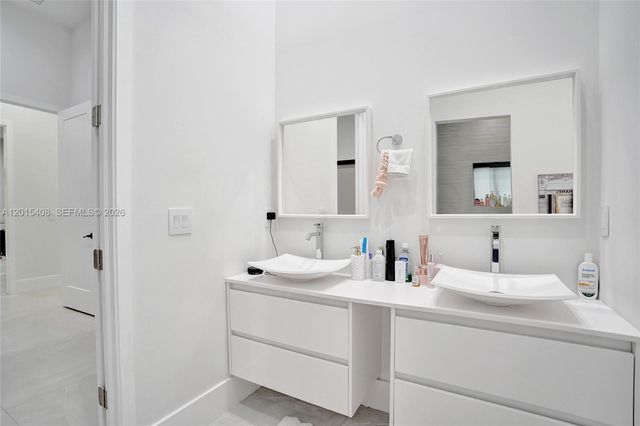 3909 SW 54th Ct, Dania Beach, FL 33312