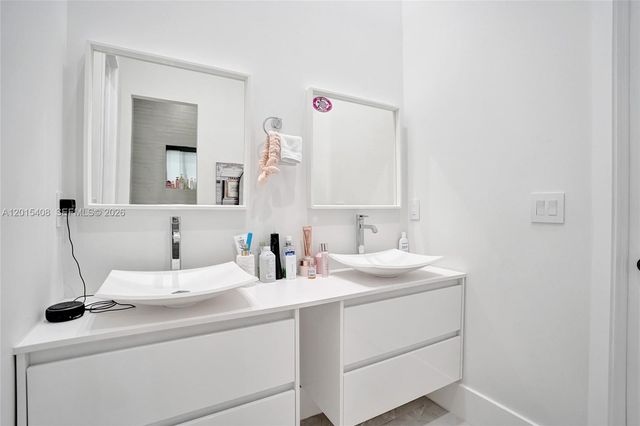 3909 SW 54th Ct, Dania Beach, FL 33312