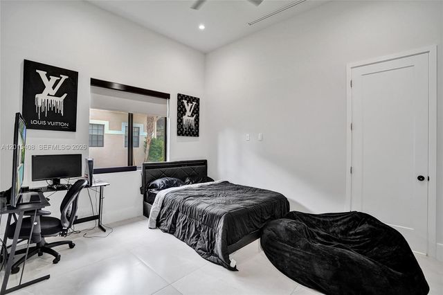 3909 SW 54th Ct, Dania Beach, FL 33312