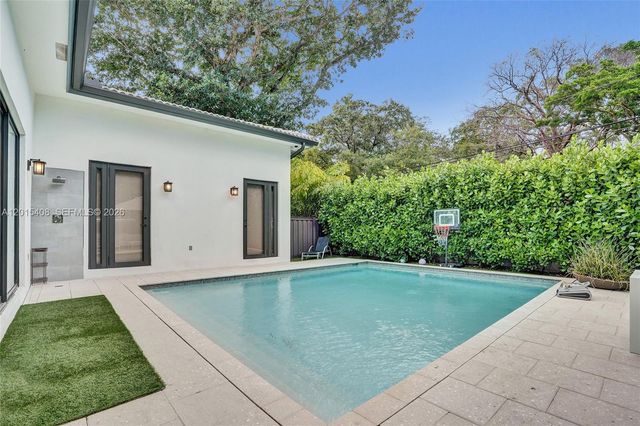 3909 SW 54th Ct, Dania Beach, FL 33312