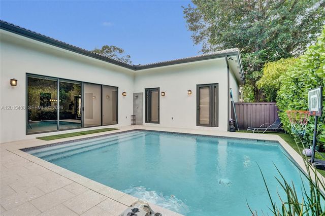 3909 SW 54th Ct, Dania Beach, FL 33312