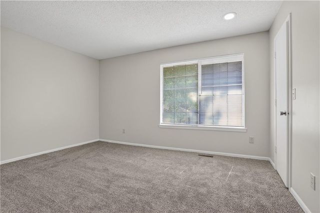 7806 N Oregon Avenue, Kansas City, MO 64151