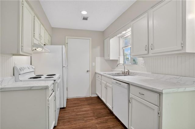 7806 N Oregon Avenue, Kansas City, MO 64151