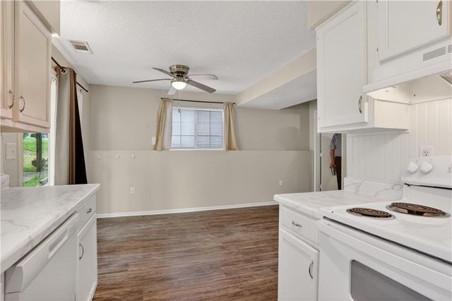 7806 N Oregon Avenue, Kansas City, MO 64151