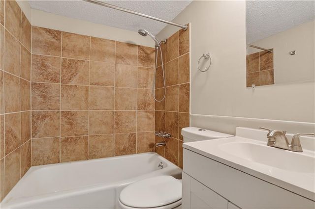 7806 N Oregon Avenue, Kansas City, MO 64151