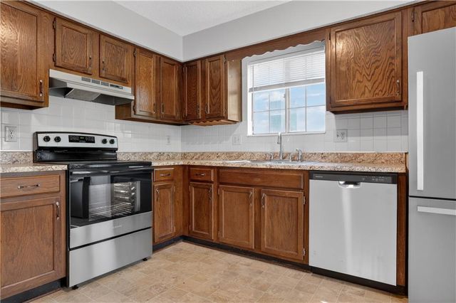 7806 N Oregon Avenue, Kansas City, MO 64151