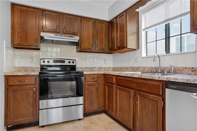 7806 N Oregon Avenue, Kansas City, MO 64151