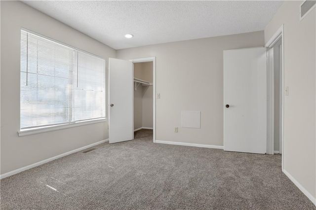 7806 N Oregon Avenue, Kansas City, MO 64151