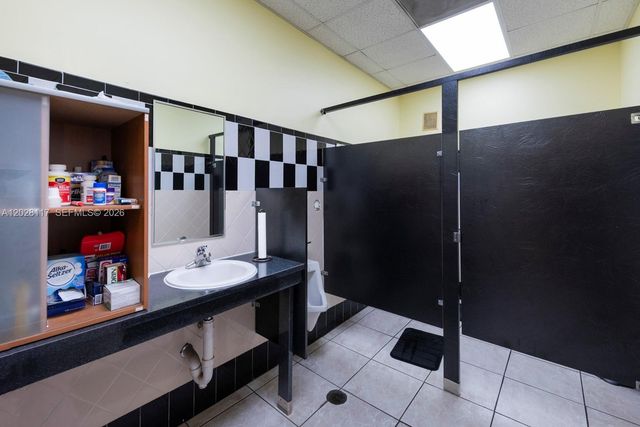 10200 NW 25th St A105, Doral, FL 33172