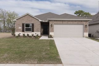 1104 Alexander Street, Trenton, TX 75490