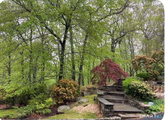 21 Walker Lane, Weston, CT 06883