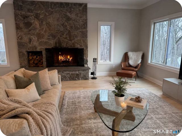 21 Walker Lane, Weston, CT 06883