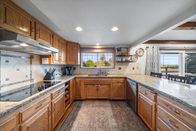 19396 Natalie Way, Redding, CA 96003