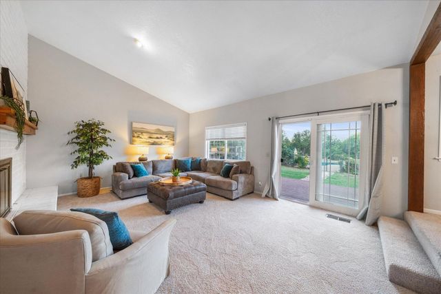 19396 Natalie Way, Redding, CA 96003