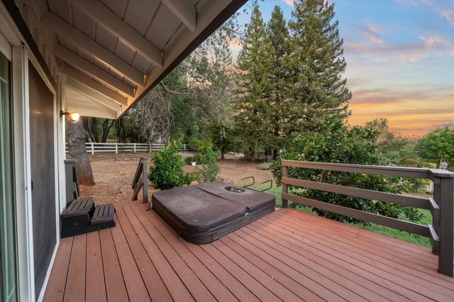 19396 Natalie Way, Redding, CA 96003